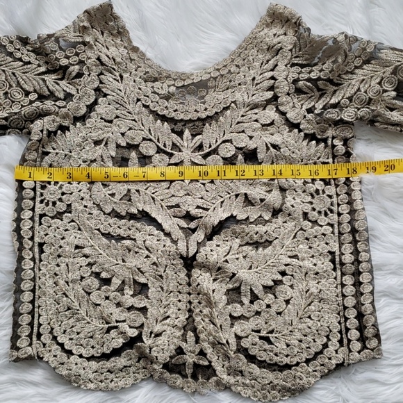NWOT Sheer embroidered top - Picture 6 of 7
